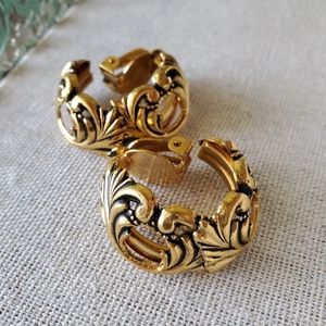 Rossi Bijoux Vintage Clip on Earrings